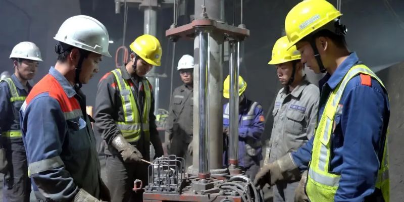 压缸动作迟缓维修指南